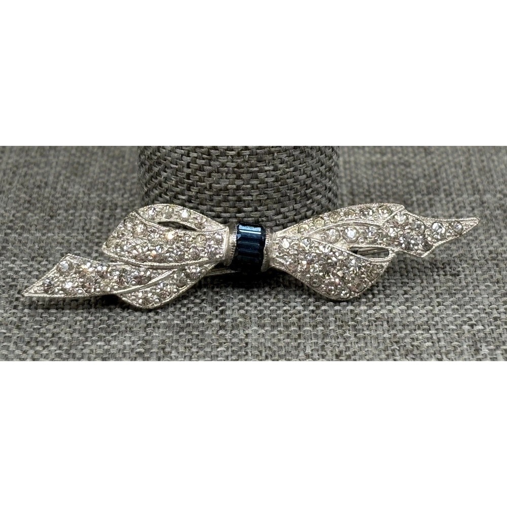 VTG Art Deco Rhinestone Bow Brooch Blue Baguette Crystal Silver Tone Pot Metal